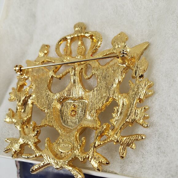 Vintage DaneCraft Coat of Arms Eagle Crown Ribbon Leaves Gold Heraldic Brooch - Picture 12 of 13